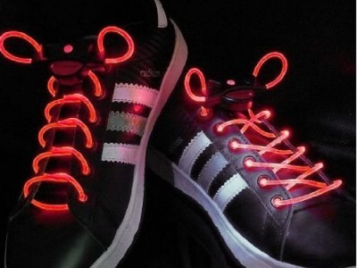red shoelace